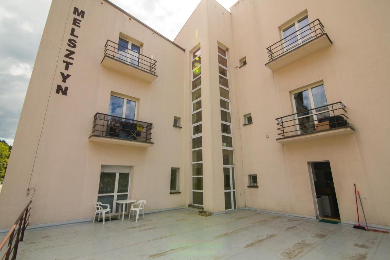 Krynica Apartamenty 100m Duży Apartament, Salon + 3 sypialnie przy Deptaku Bagian luar foto